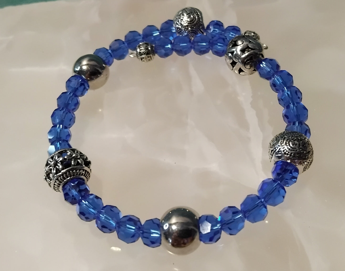 JF BLUE SILVERY SPARKLING CRYSTAL GLASS BRACELET