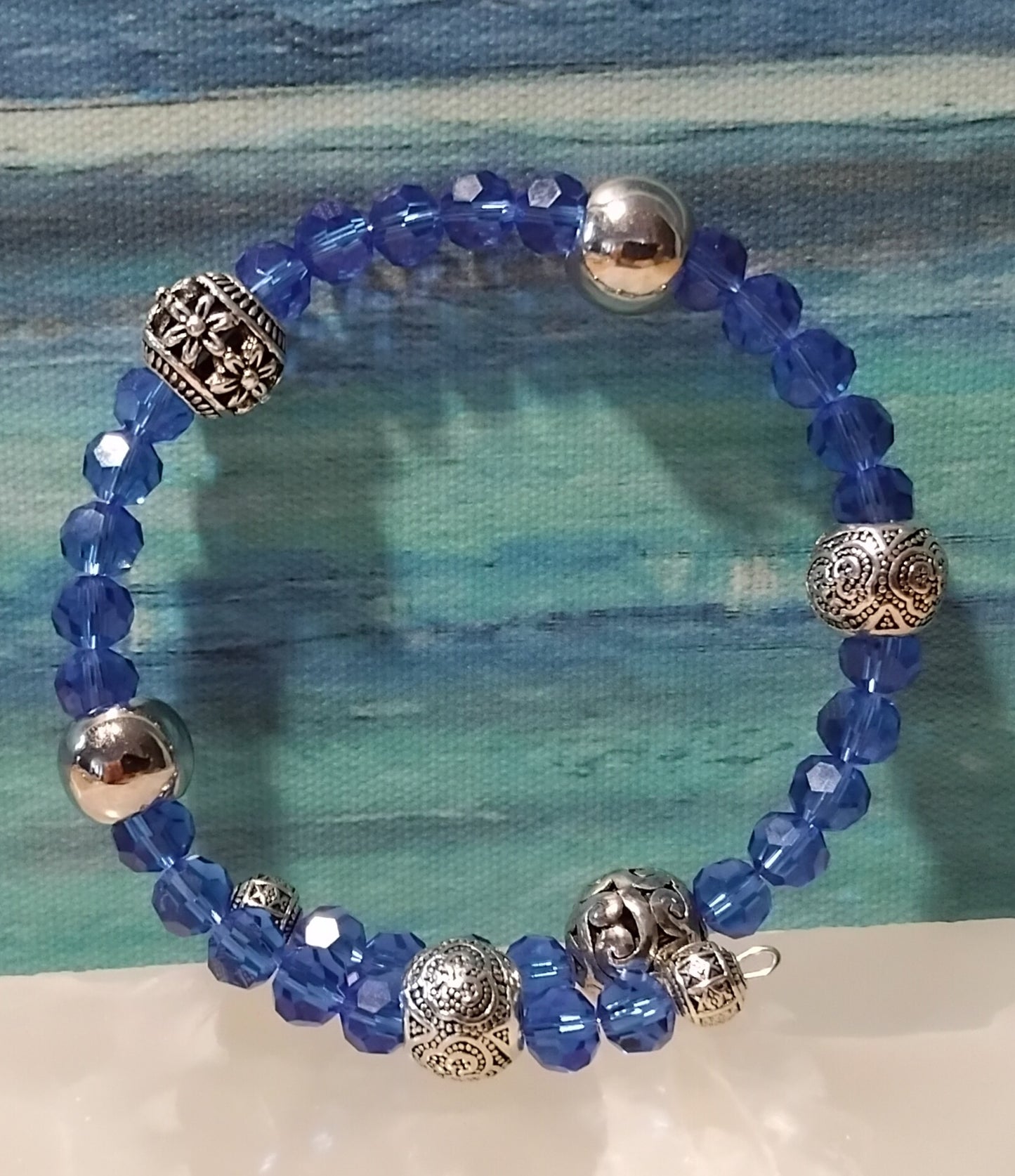 JF BLUE SILVERY SPARKLING CRYSTAL GLASS BRACELET