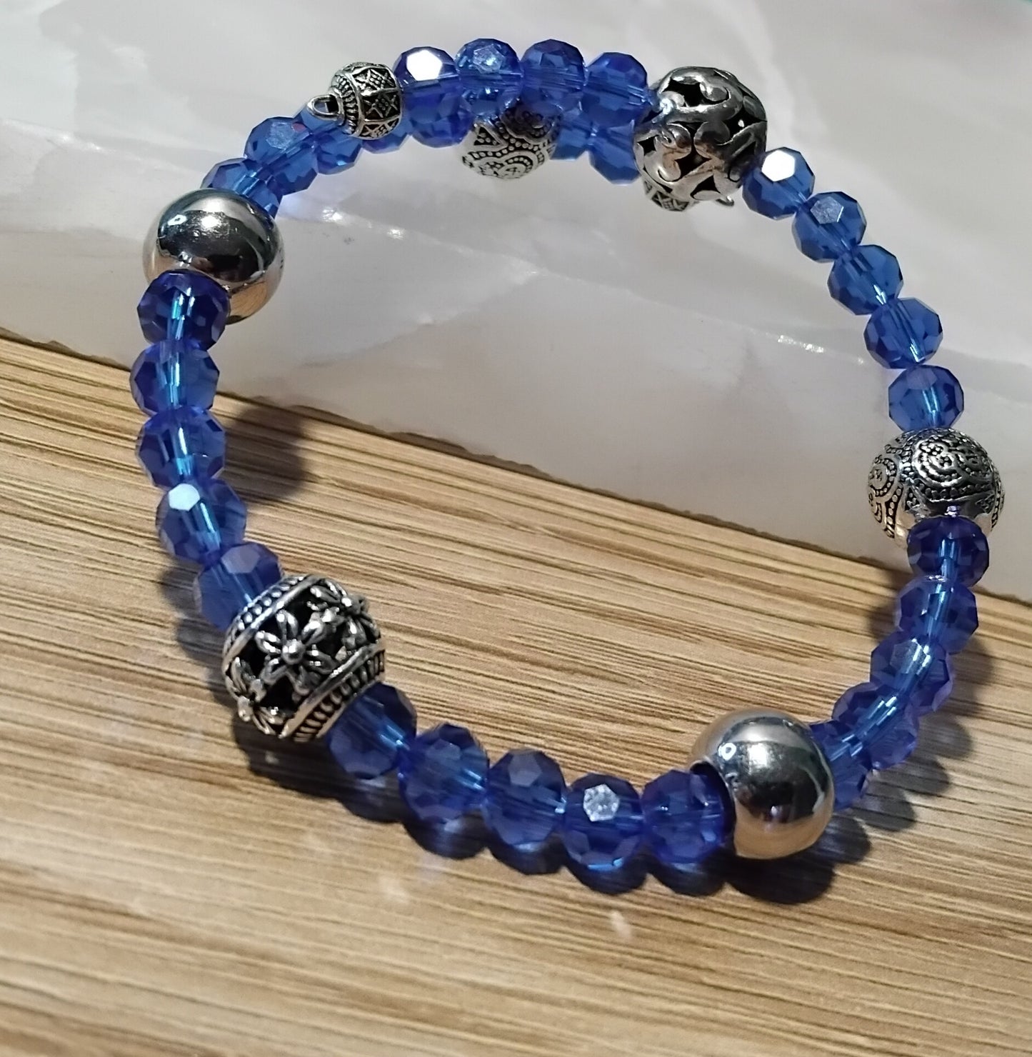 JF BLUE SILVERY SPARKLING CRYSTAL GLASS BRACELET