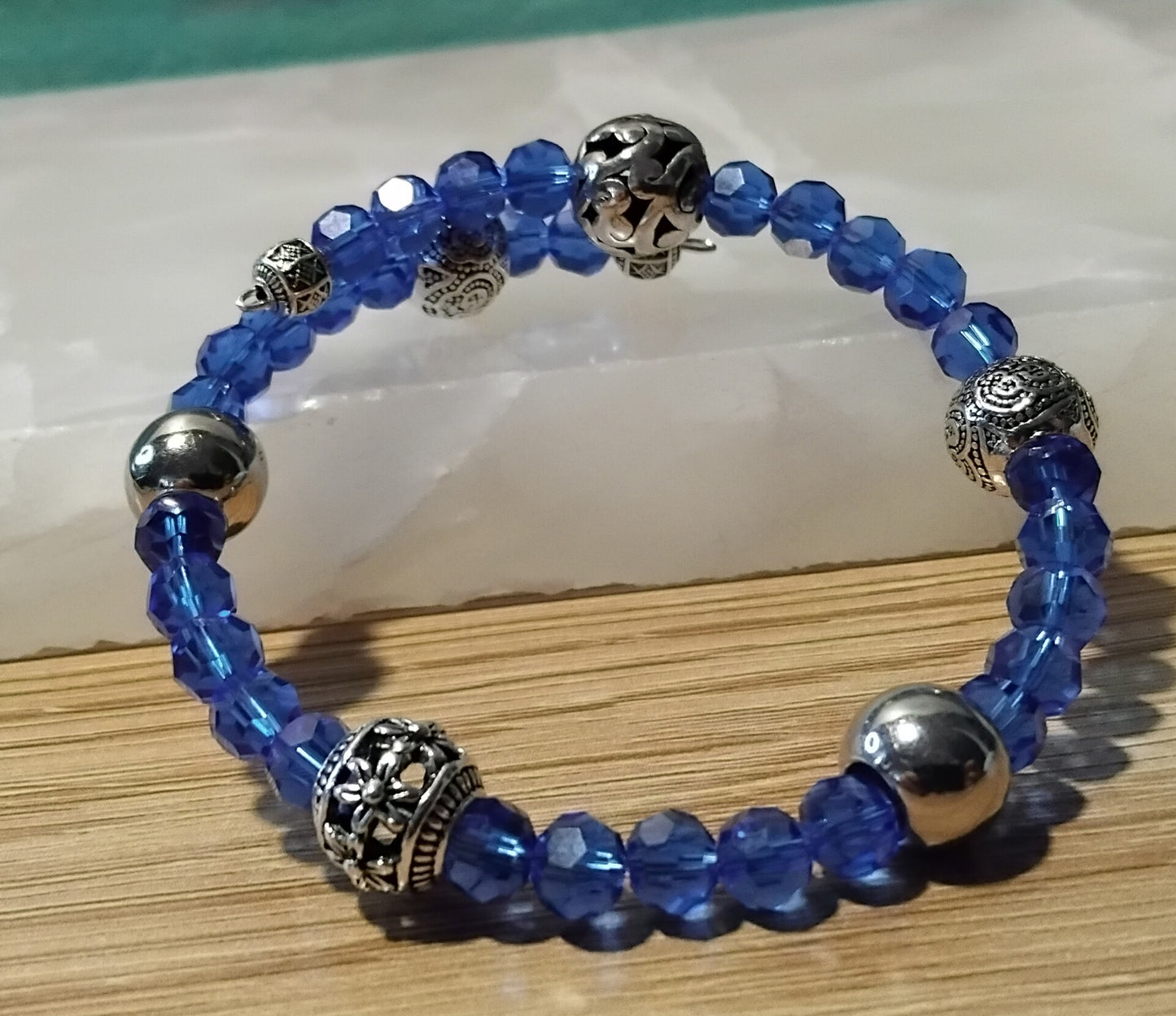 JF BLUE SILVERY SPARKLING CRYSTAL GLASS BRACELET