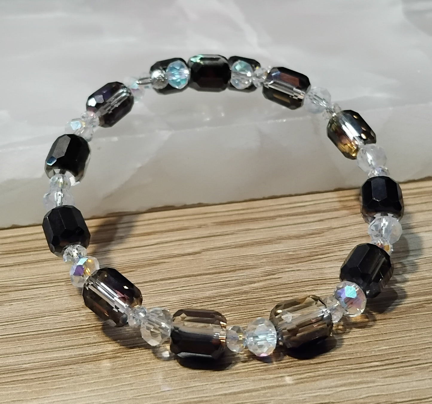 JF LUXURIOUS MULTIFACETED AB CRYSTAL GLASS BRACELET