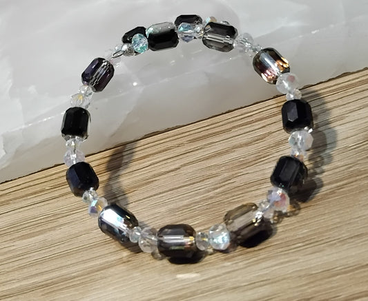 JF LUXURIOUS MULTIFACETED AB CRYSTAL GLASS BRACELET