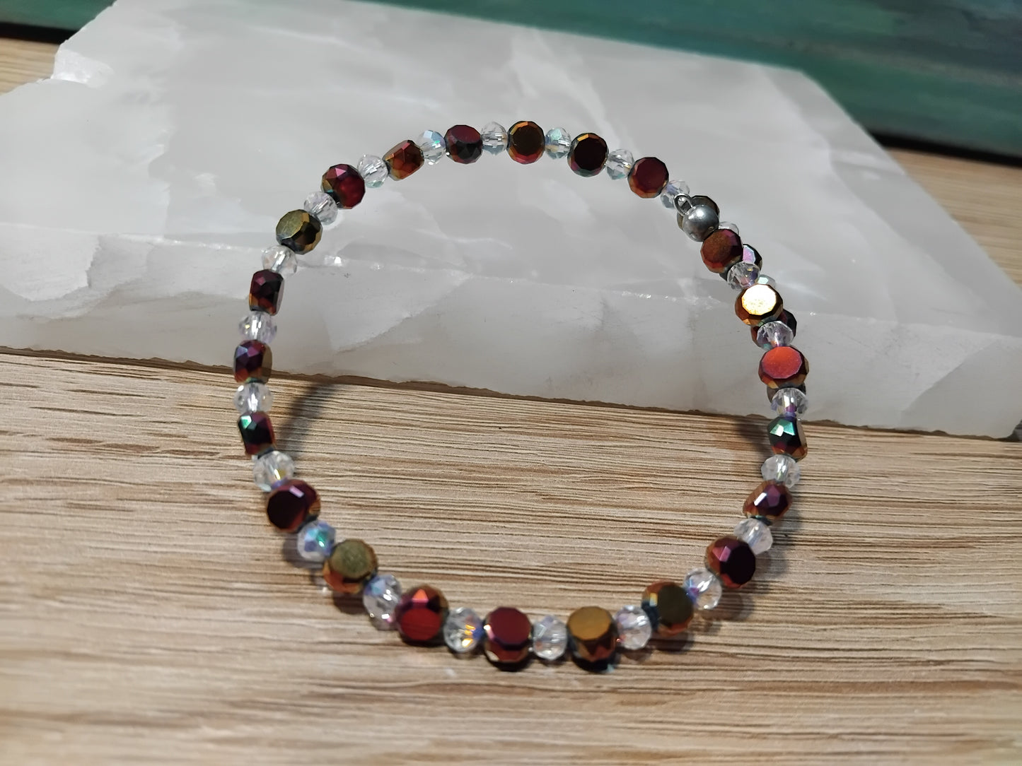 JF VIBRANT ROUND CRYSTAL BRACELET