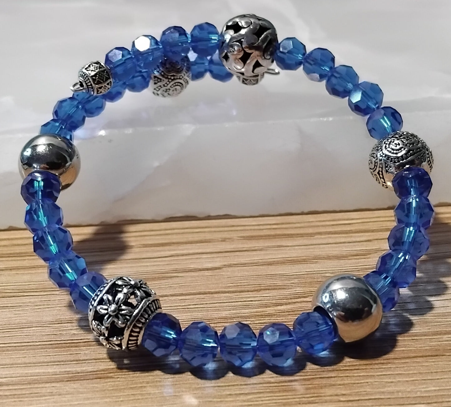 JF BLUE SILVERY SPARKLING CRYSTAL GLASS BRACELET