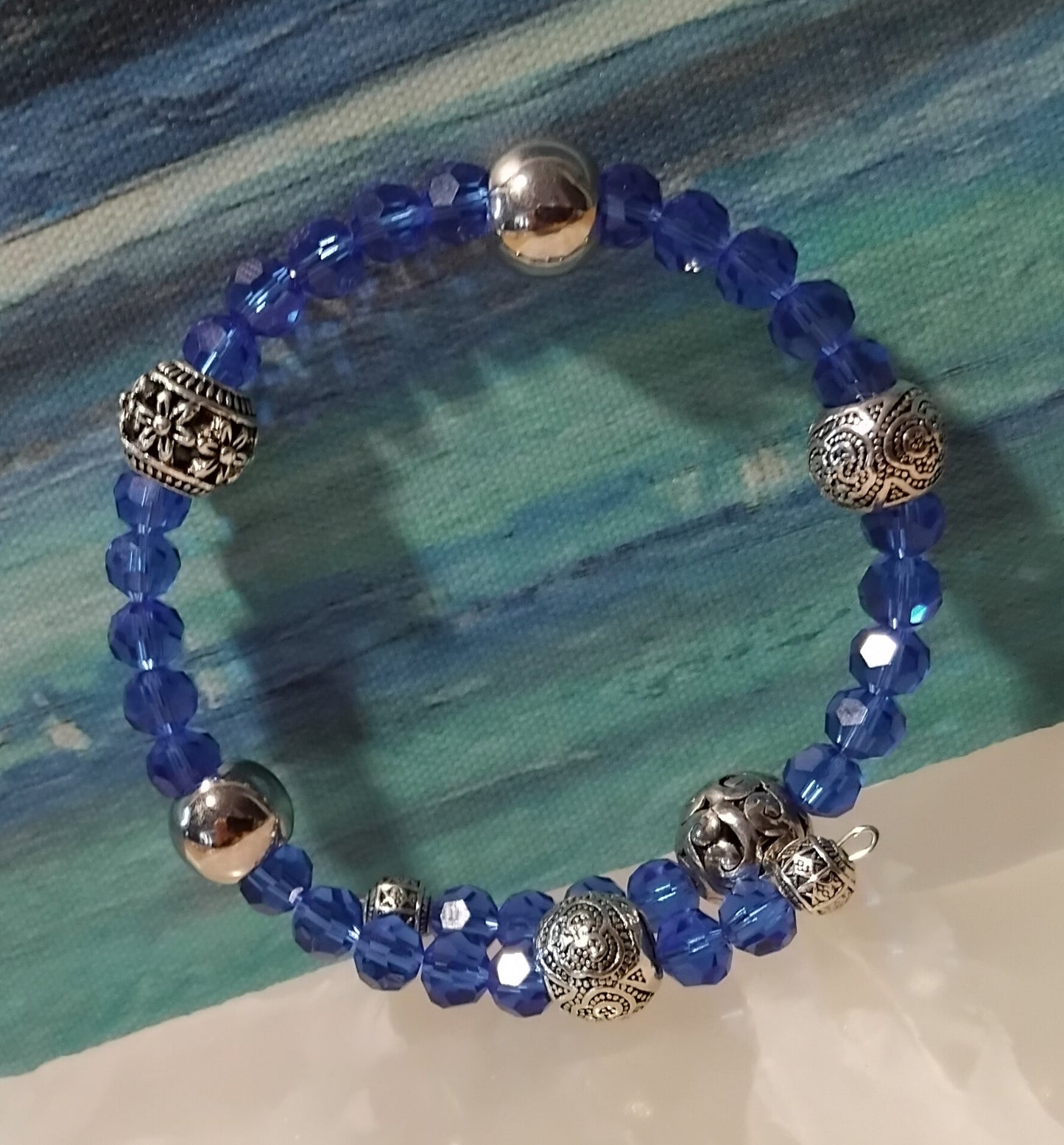 JF BLUE SILVERY SPARKLING CRYSTAL GLASS BRACELET