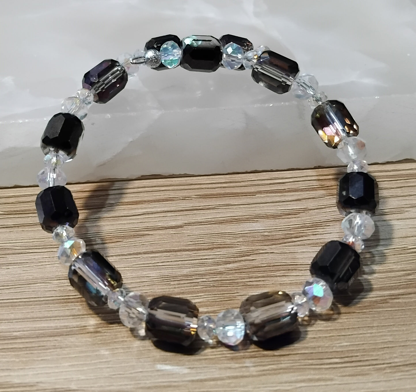 JF LUXURIOUS MULTIFACETED AB CRYSTAL GLASS BRACELET