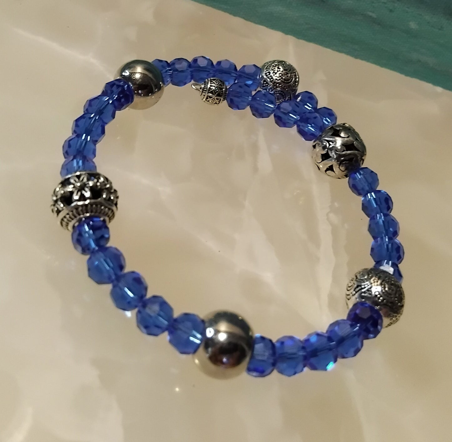 JF BLUE SILVERY SPARKLING CRYSTAL GLASS BRACELET