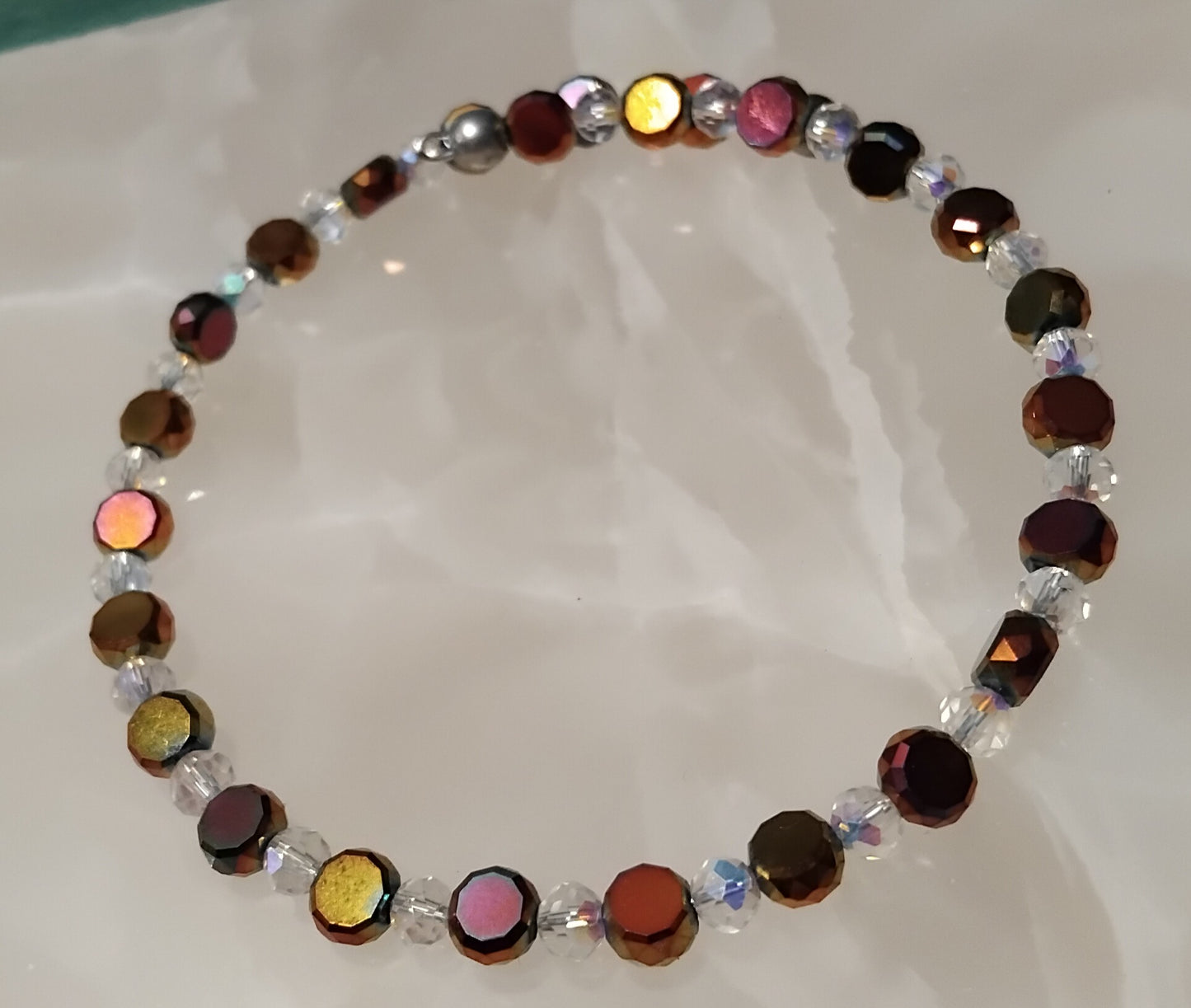 JF VIBRANT ROUND CRYSTAL BRACELET